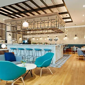 Courtyard By Marriott Luton Airport Szálloda