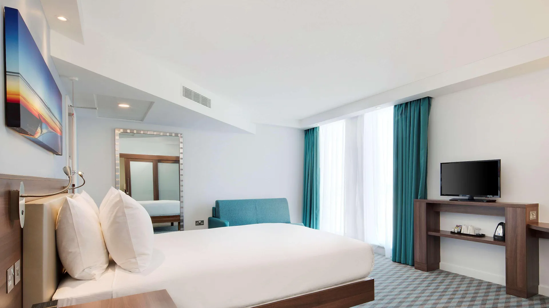 Hampton By Hilton London Stansted Airport Hotel Stansted Mountfitchet 3*,  United Kingdom