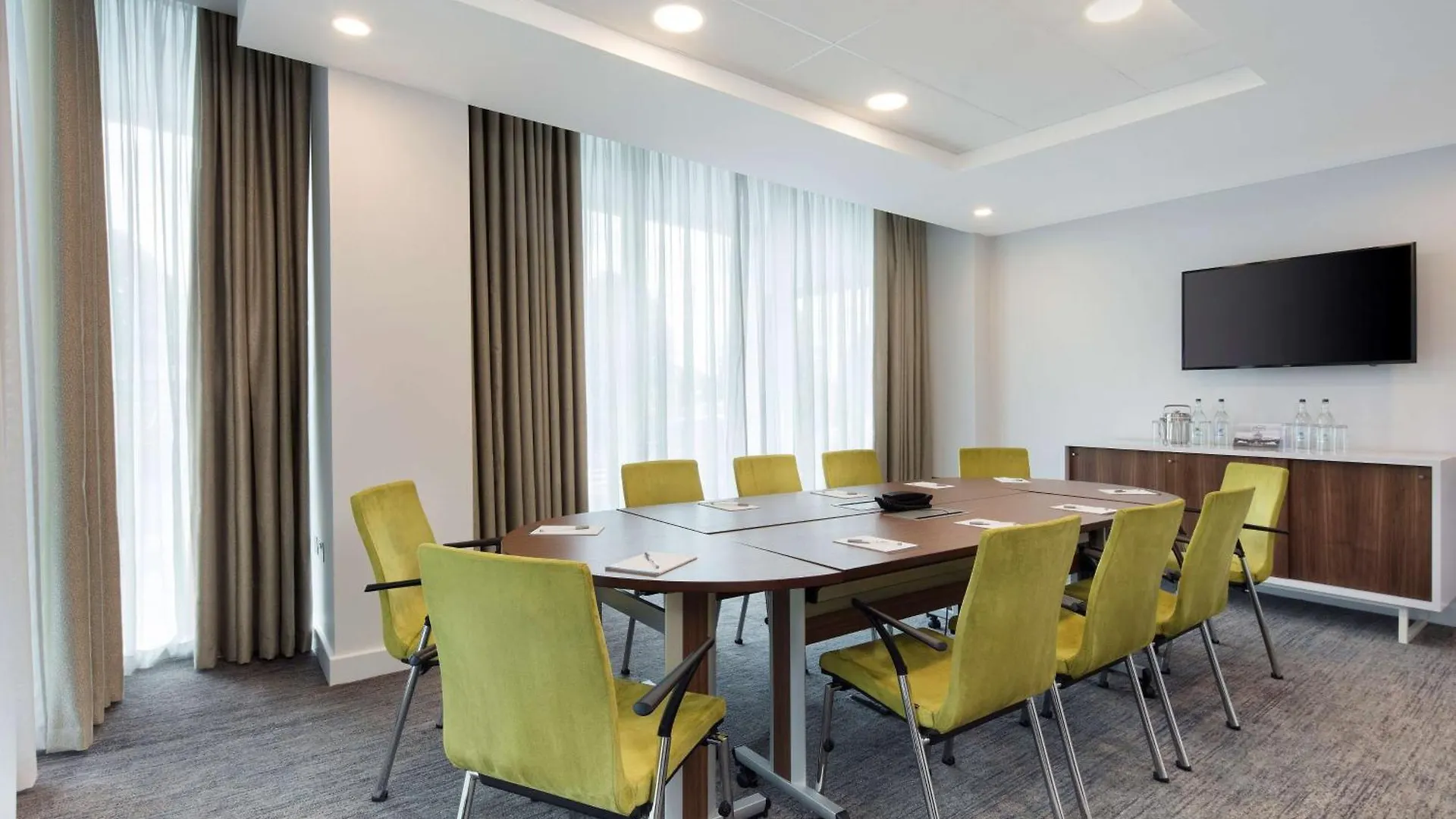 ***  Hampton By Hilton London Stansted Airport Hotel Stansted Mountfitchet United Kingdom