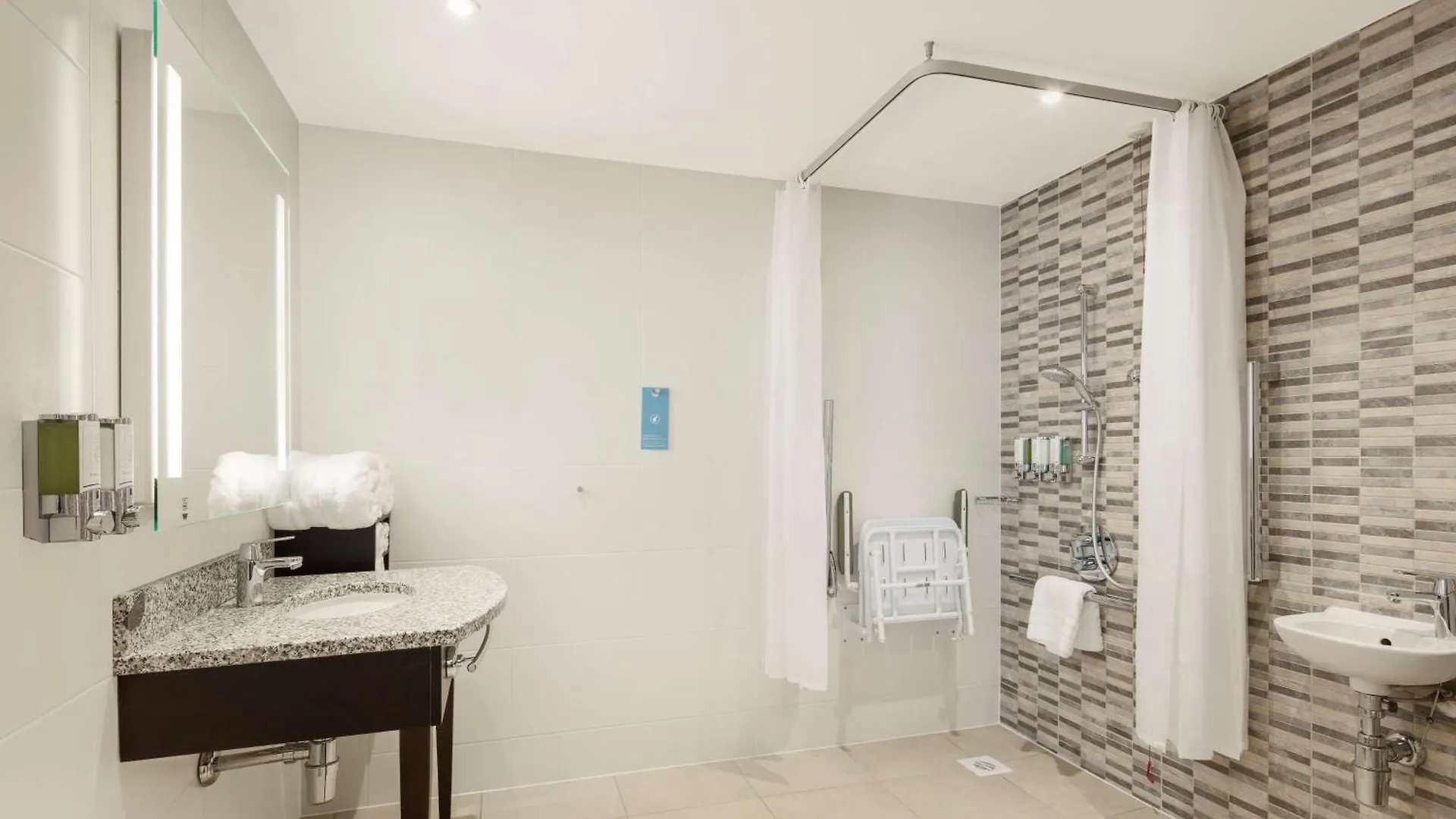 Hampton By Hilton London Stansted Airport Hotel Stansted Mountfitchet