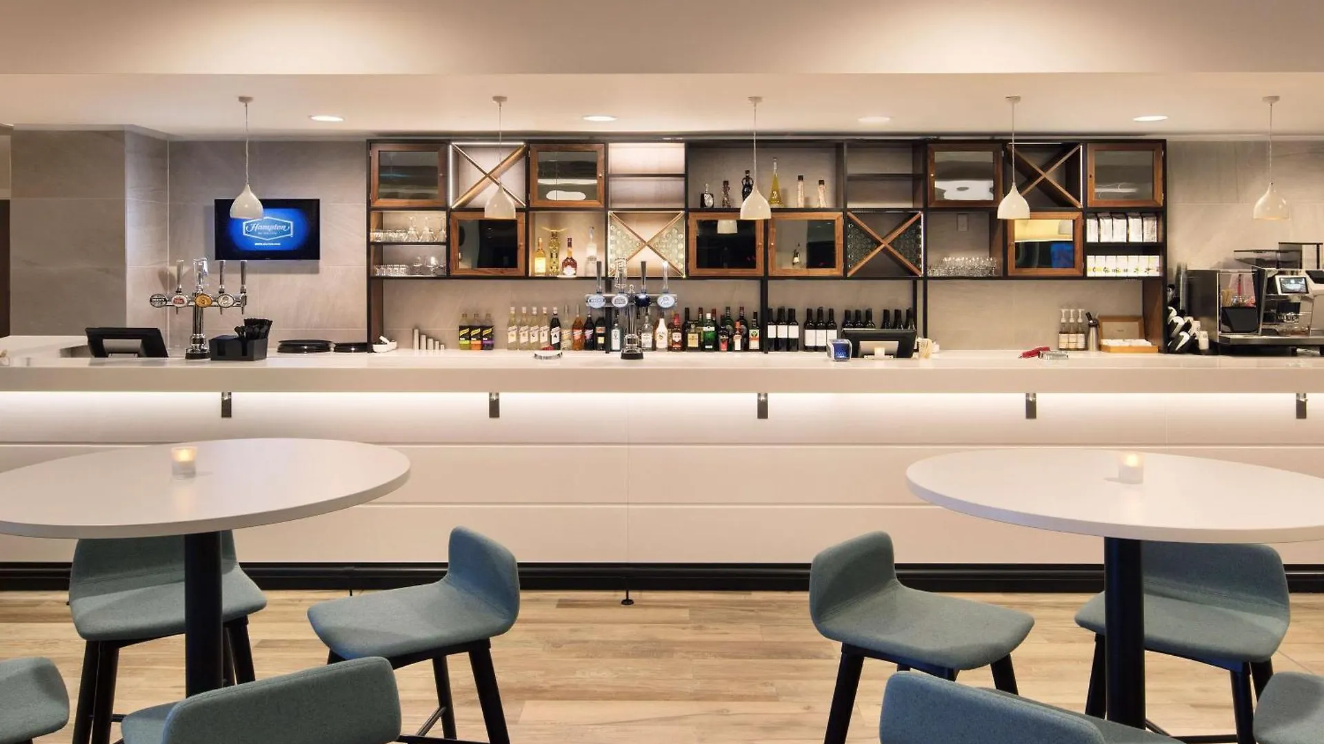 Hampton By Hilton London Stansted Airport Hotel Stansted Mountfitchet 3*,